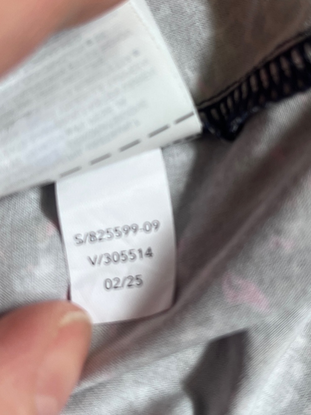 ATHLETA Weekender Mid Rise 3" Run Short Sz M Misha camo navy - Picture 12 of 12